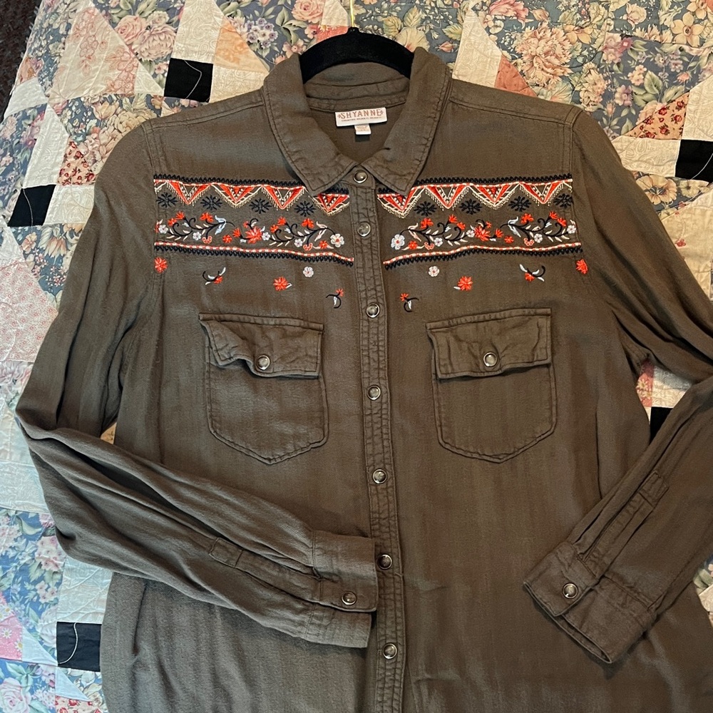 Shyanne Western Long Sleeve embroidered snap button up.